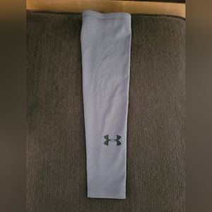 Mens Under Armour Large Arm compression sleeve.